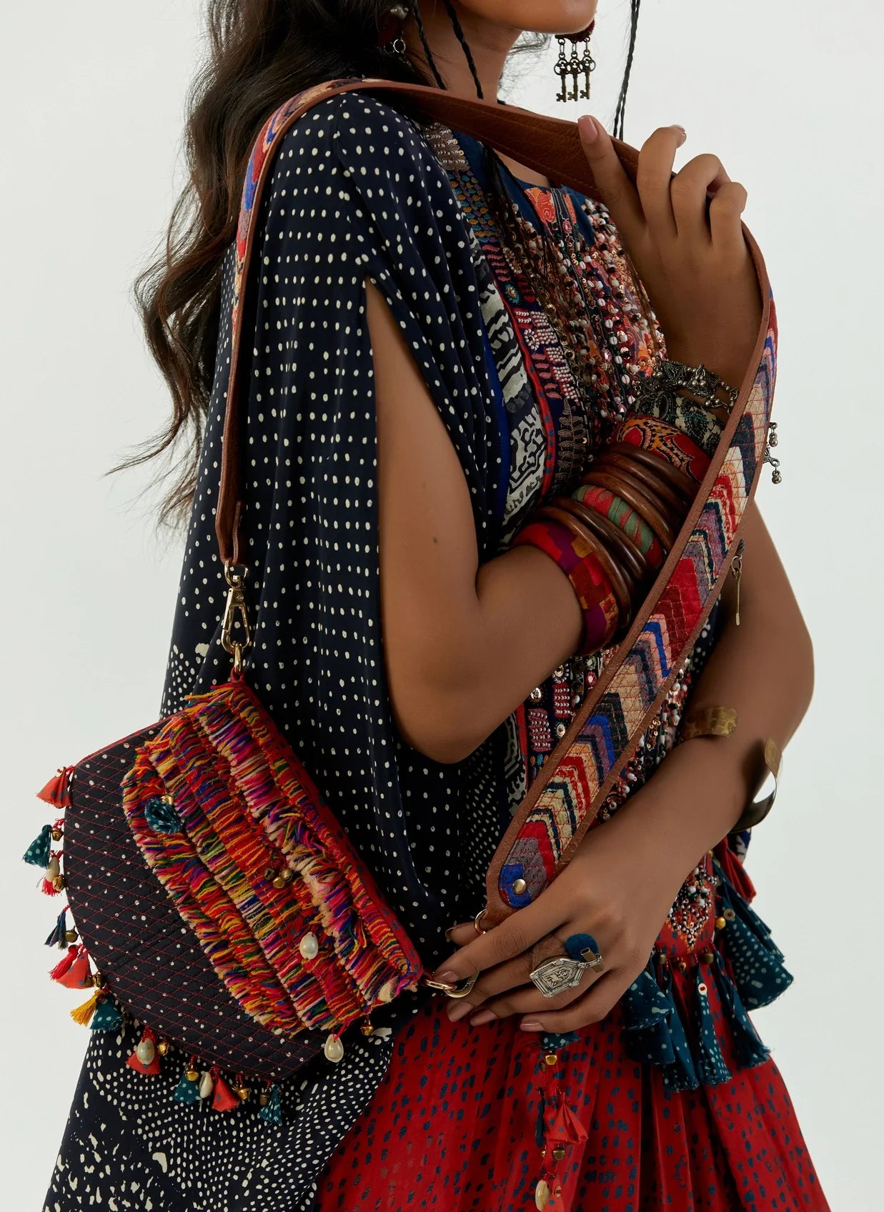 BAGH SLING BAG