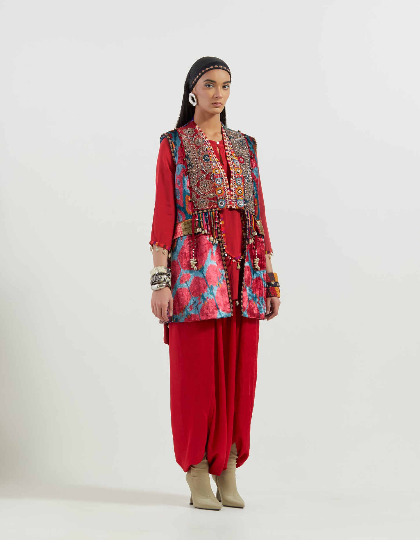 RUHI SLEEVELESS JACKET SET