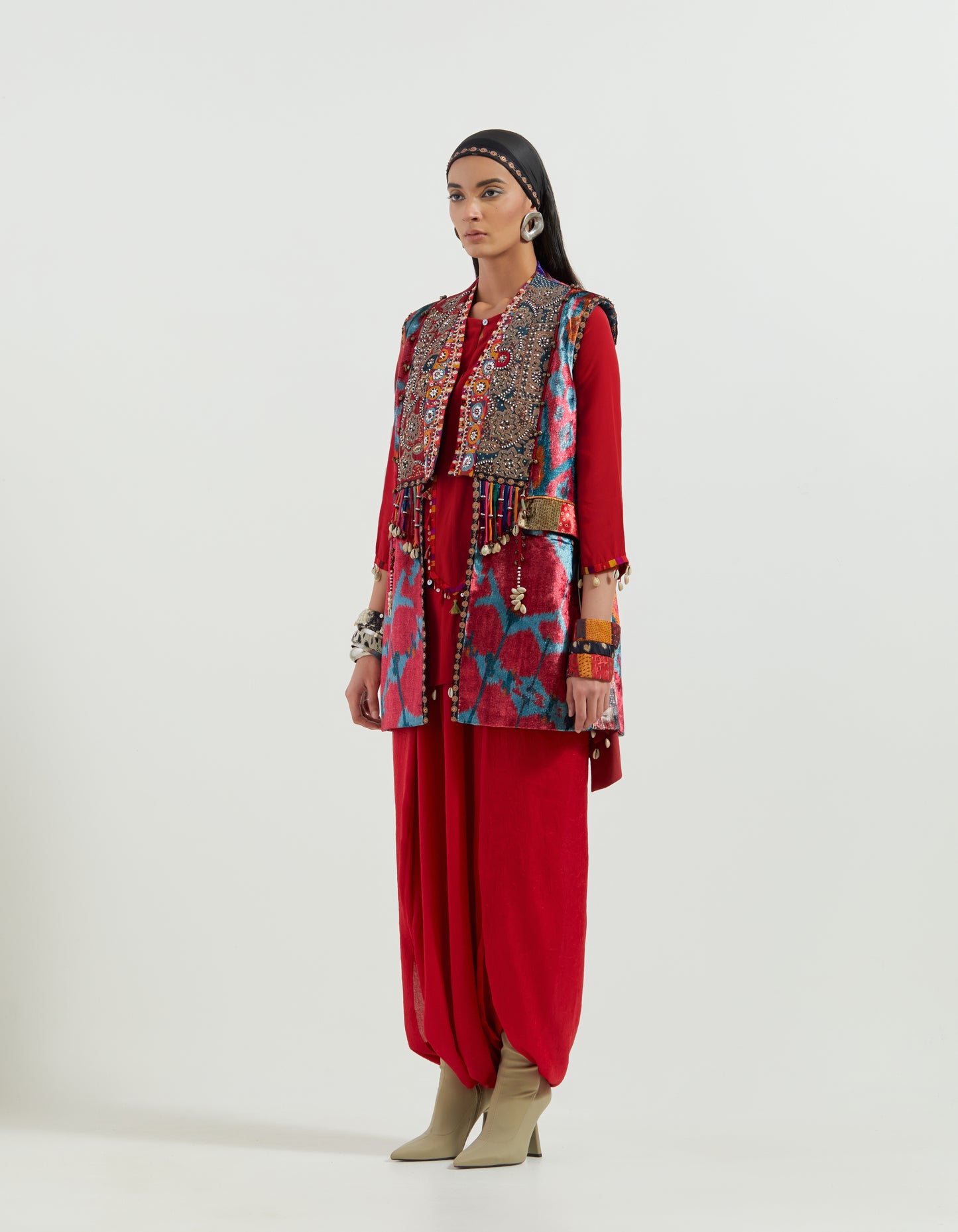 RUHI SLEEVELESS JACKET SET