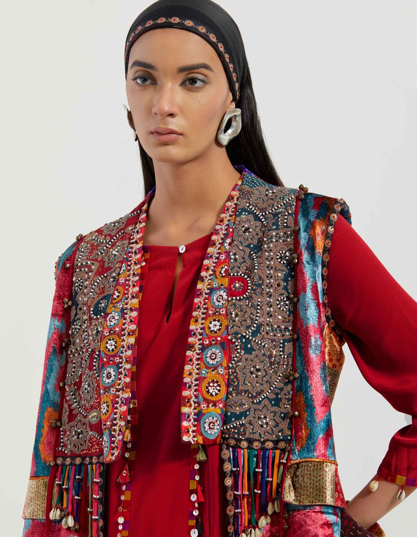 RUHI SLEEVELESS JACKET