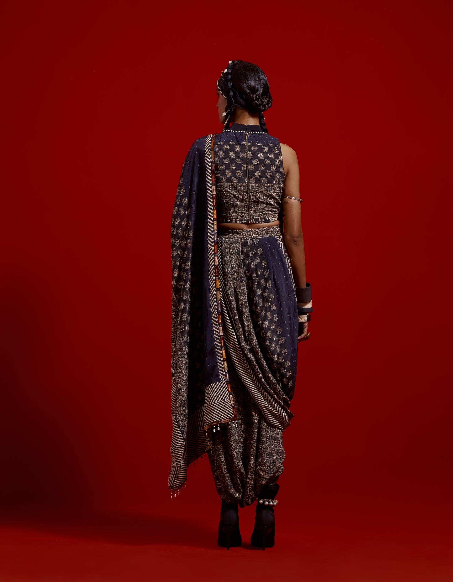 ALYA HALTER NECK BLOUSE