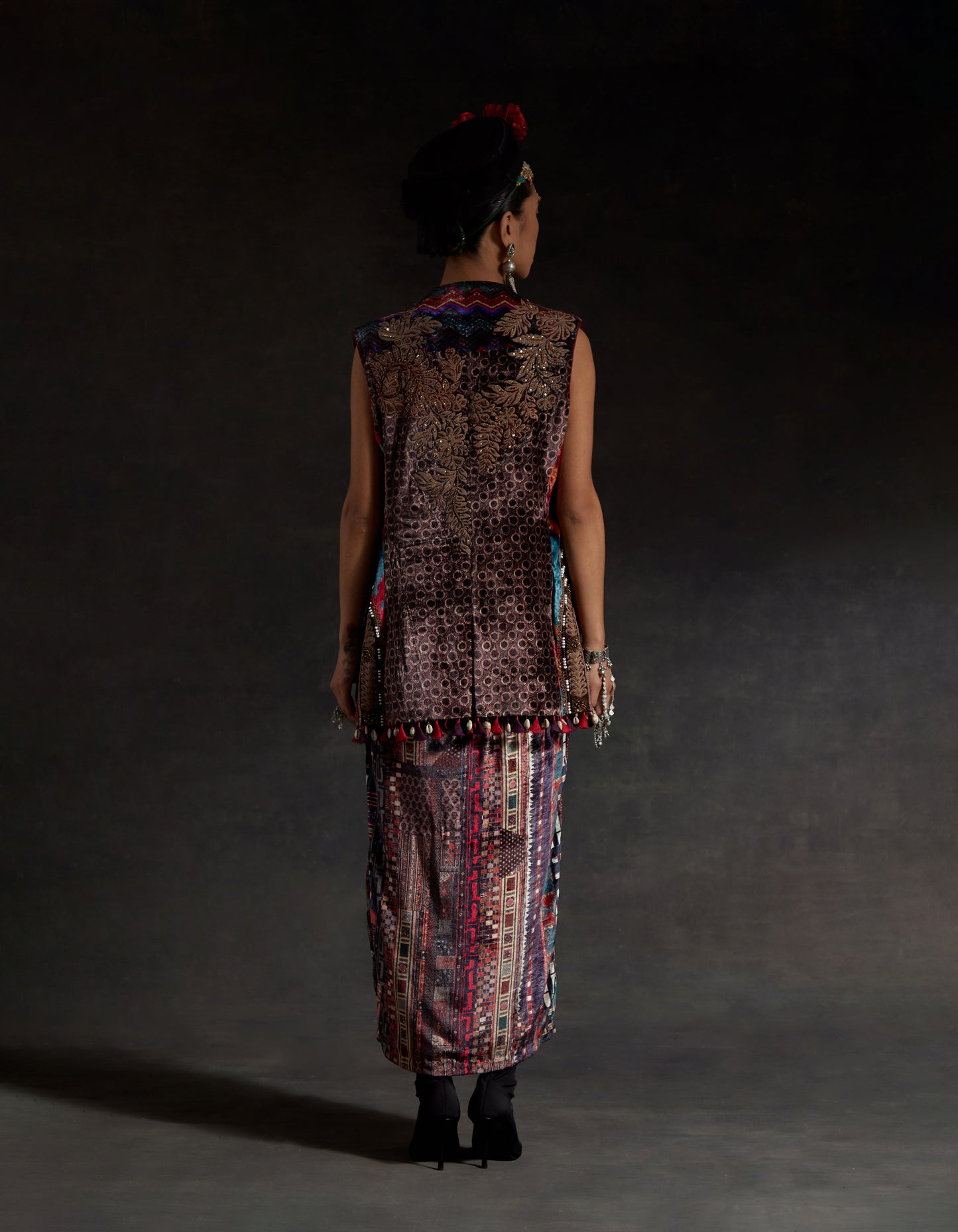 RUHI SLEEVELESS JACKET SET