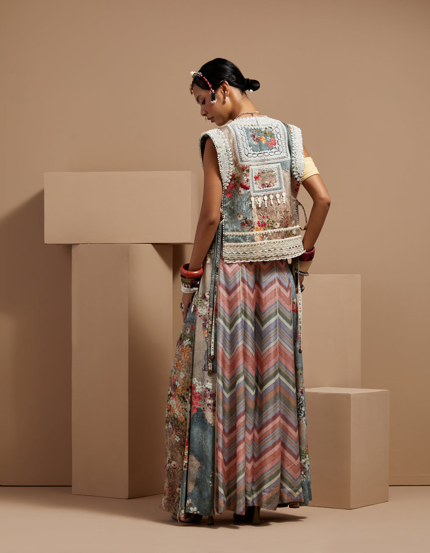 NYLA GILET SET