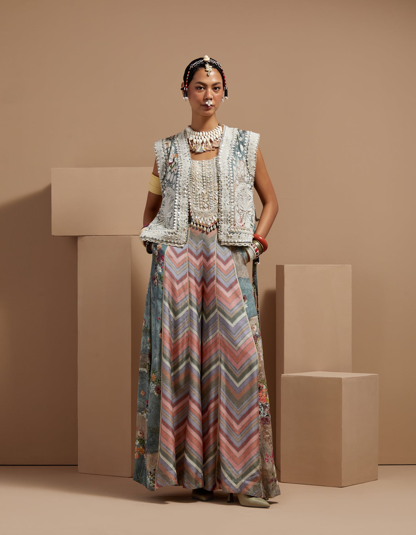 NYLA GILET SET