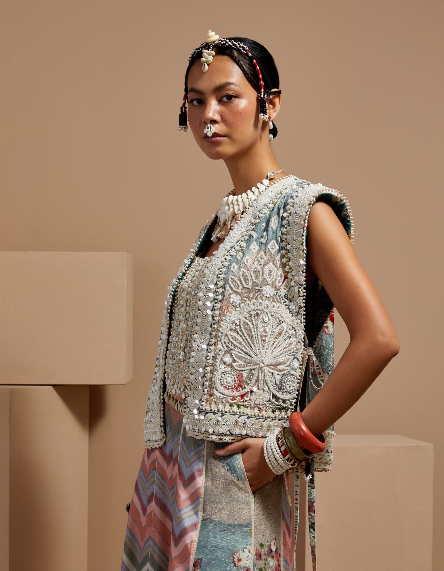 NYLA GILET SET