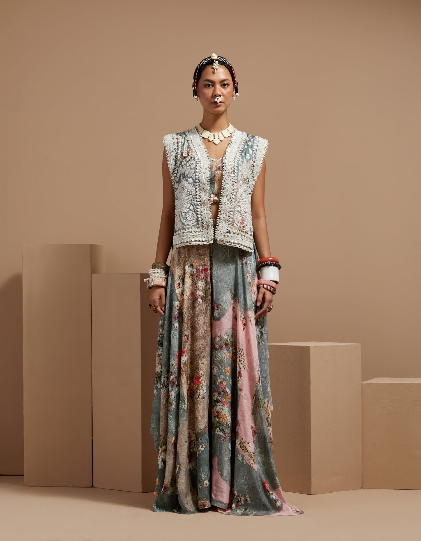 NYLA GILET SET