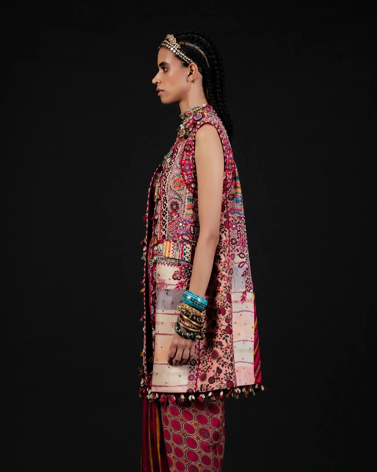 RUHI SLEEVELESS JACKET
