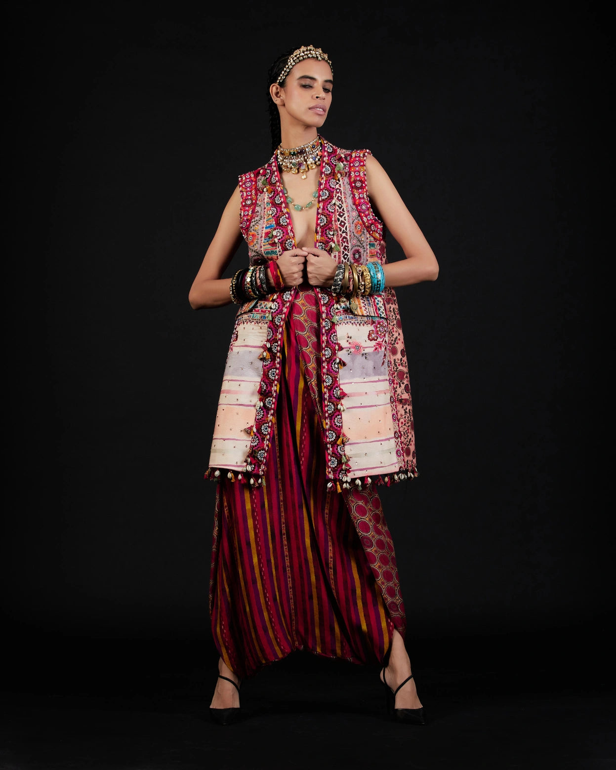 RUHI SLEEVELESS JACKET