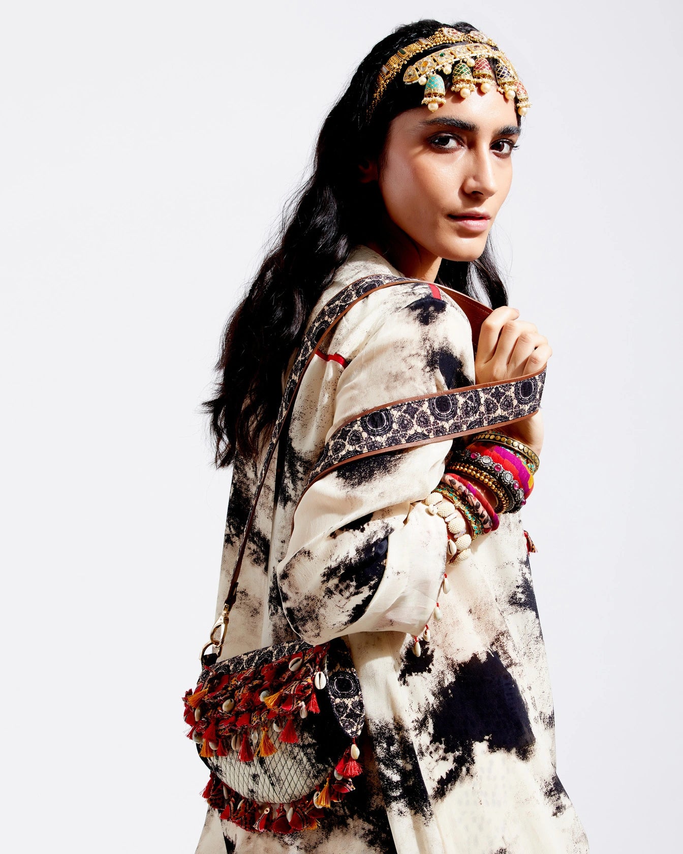 BAGH SLING BAG