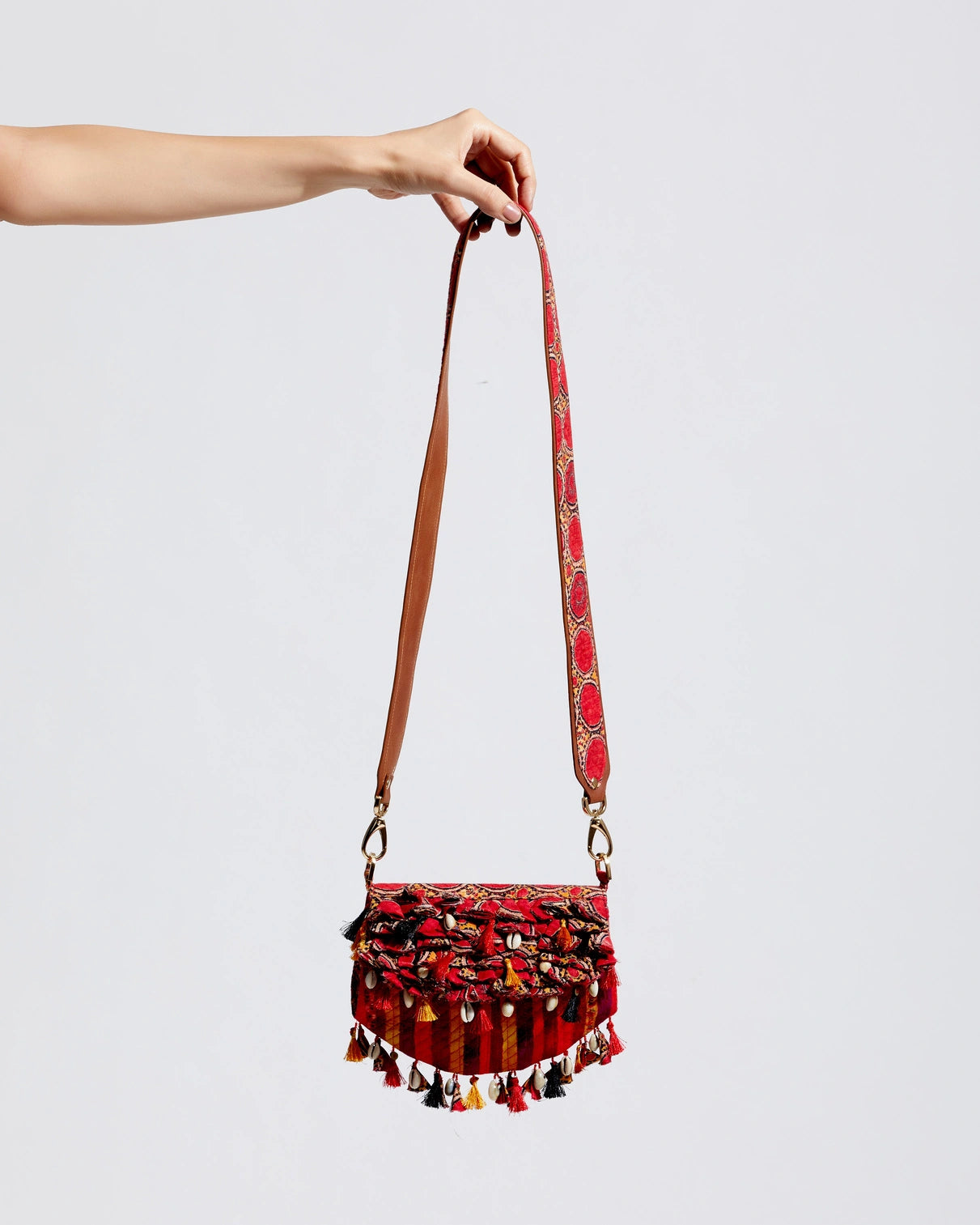 PATTI SLING BAG