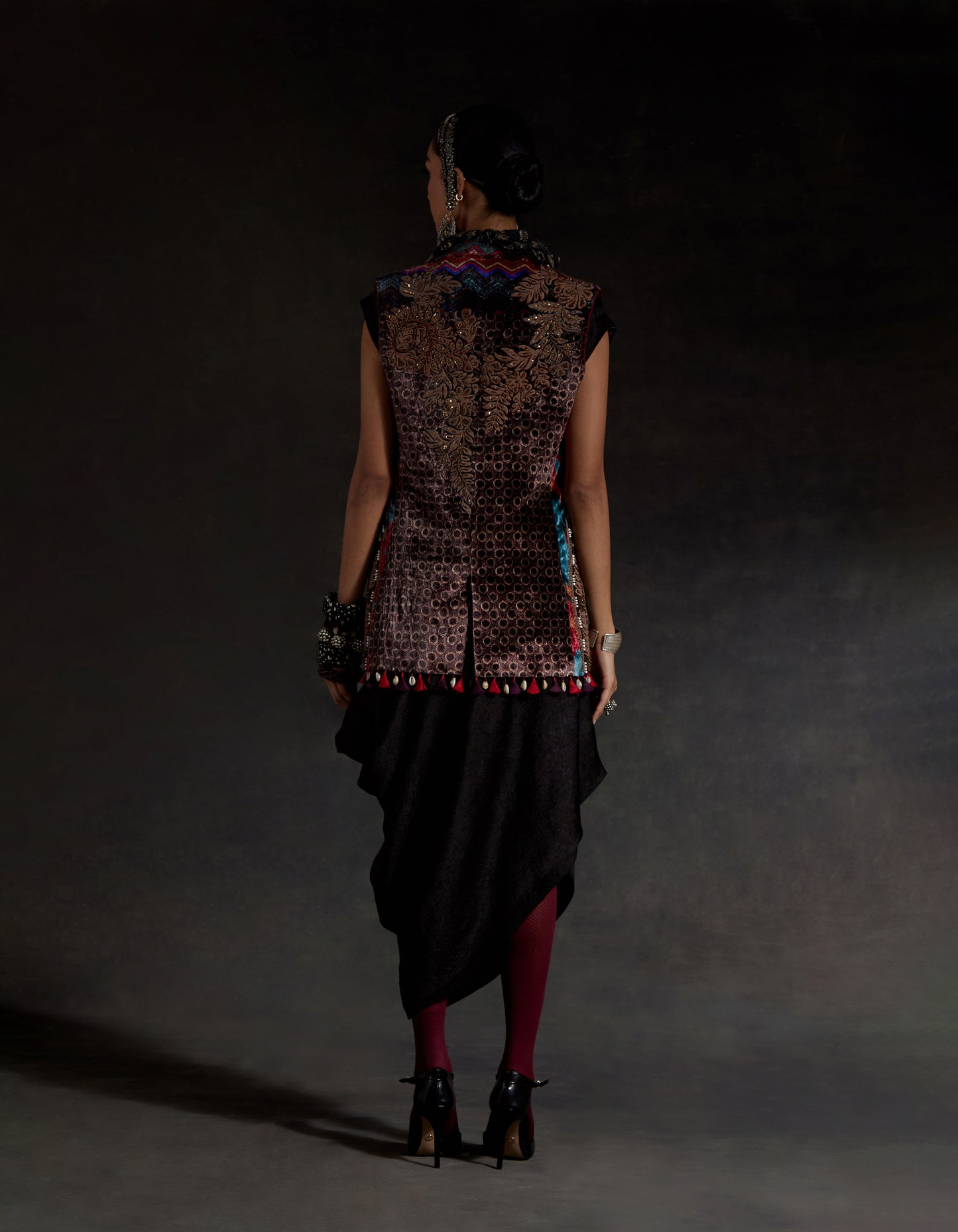 RUHI SLEEVELESS JACKET SET