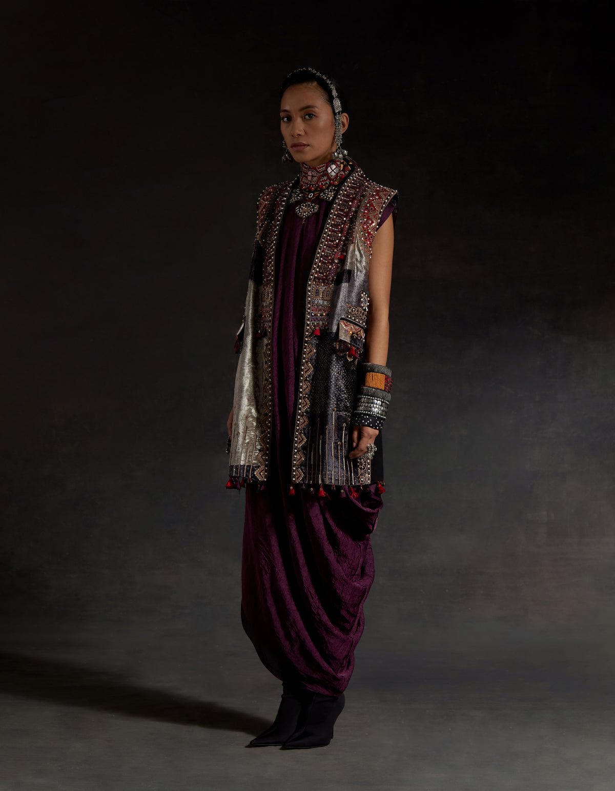 RUHI SLEEVELESS JACKET SET