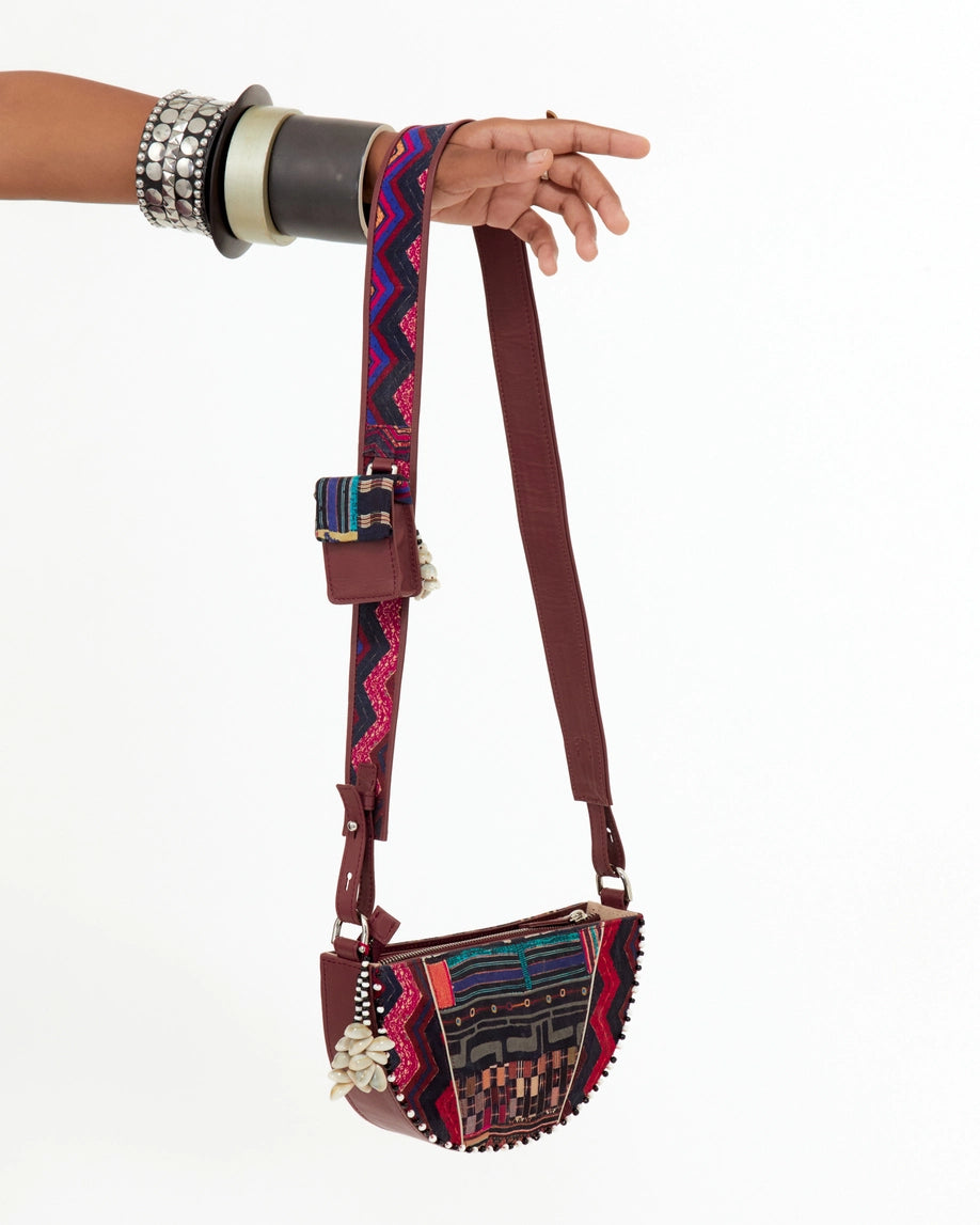 CHAND SLING BAG