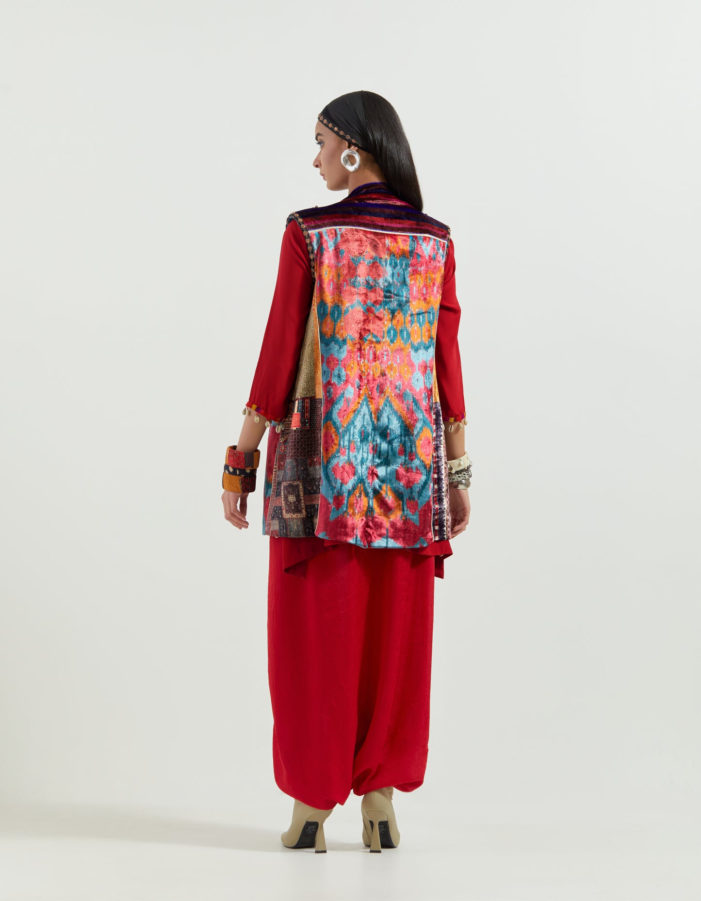 RUHI SLEEVELESS JACKET SET