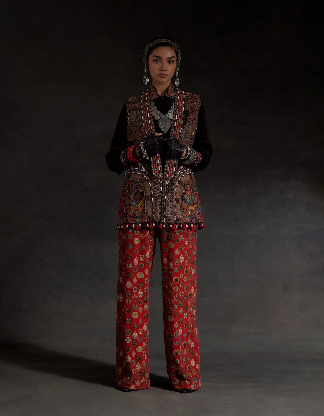 RUHI SLEEVELESS JACKET SET