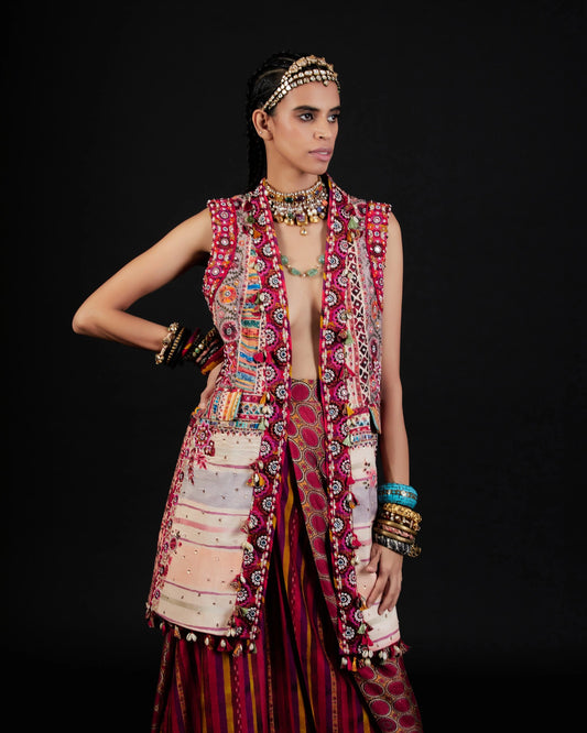 RUHI SLEEVELESS JACKET
