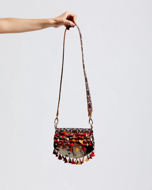 BAGH SLING BAG
