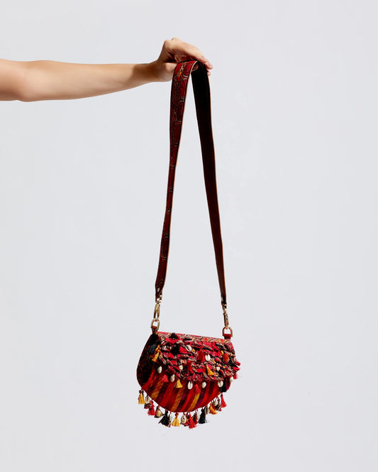 PATTI SLING BAG