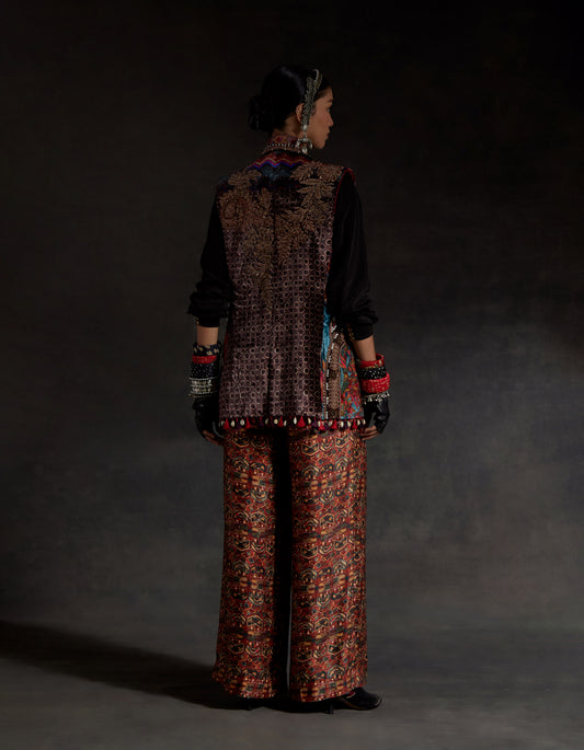 RUHI SLEEVELESS JACKET SET